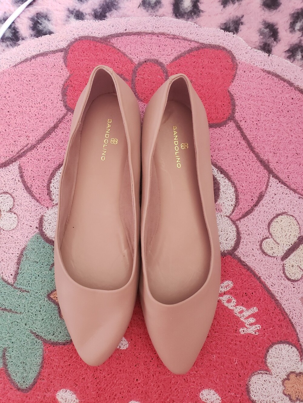 Bandolino Beige flats used in good condition